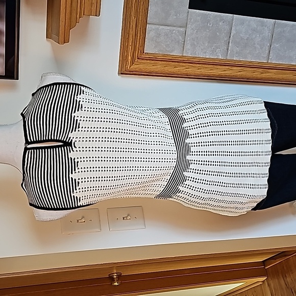 WHBM top - Picture 3 of 4